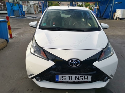 Vând Toyota Aygo