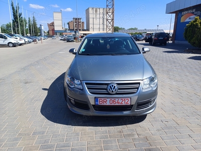 Vw passat 2.0 tdi 170 r line fabrica ,clima,navi,bixenon Import Germania