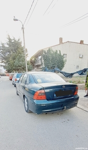 Vând Opel vectra B