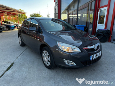 Opel Astra J 2011 1.6