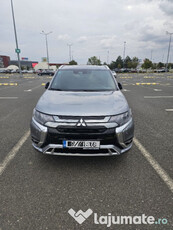 Mitsubishi Outlander phev full option piele trapa 4x4 garantie 06.2025