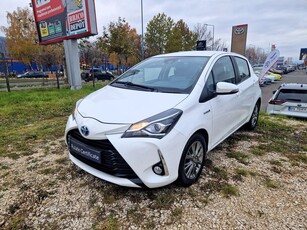 Toyota Yaris 1.5 VVT-i HSD Luna