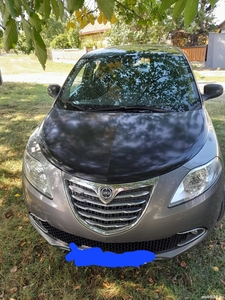 Vând lancia ypsilon an 2013