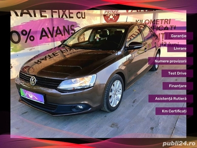 VW Jetta Bluemotion Trendline Navi Bluetooth Senzori parcare Jante aluminiu