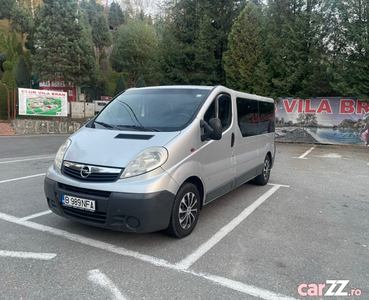 Opel Vivaro 8+1 modelul lung