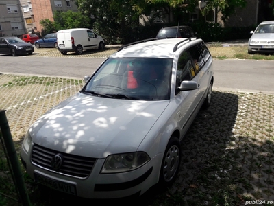 Vând Passat model 2001