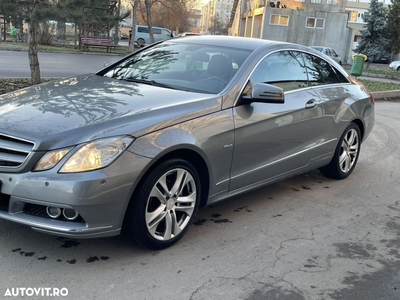 Mercedes-Benz E 220 CDI DPF Coupe BlueEFFICIENCY 7G-TRONIC Elegance