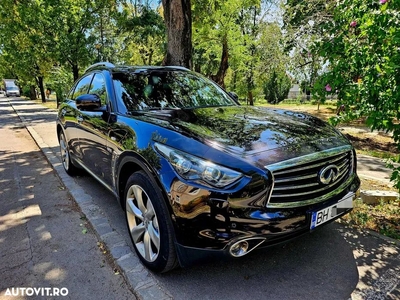 Infiniti QX70