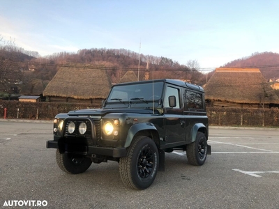 Land Rover Defender 90 County SW