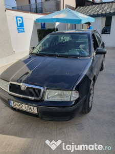 Skoda Octavia masina