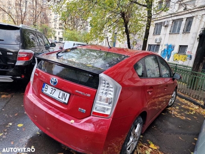 Toyota Prius (Hybrid)