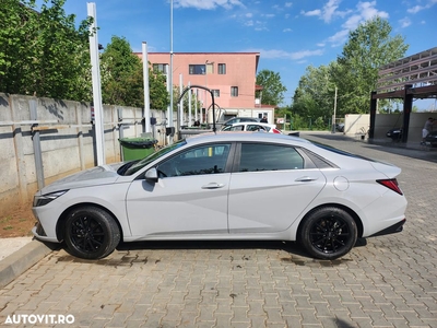 Hyundai Elantra 1.6 l 123 CP CVT Exclusive