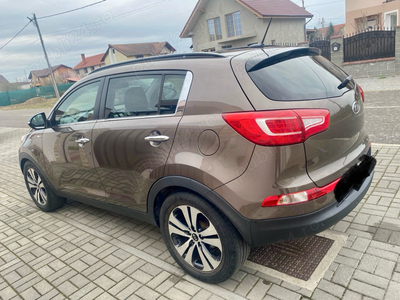 Kia-Sportage-4x4-automata-2-0-Diesel-Panoramic-Full-option-an-2012