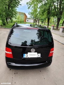 Volkswagen Touran 1.9 TDI DPF DSG Conceptline