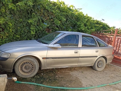 Dezmembrez Opel Vectra B 1.6 16v