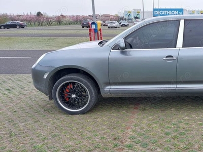 Porsche Cayenne, înmatriculat în România