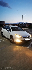 Vând Opel Astra J euro5
