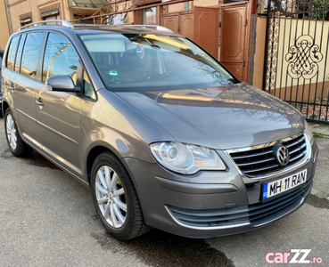 Volkswagen Touran 2.0TDI DSG