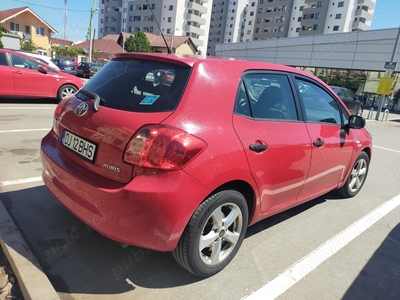 Închiriez Toyota Auris