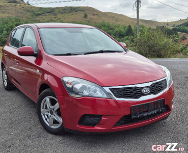 Kia Cee'd Facelift 1.6CRDi 116cp 6+1 Viteze Navigatie Camera