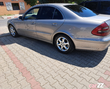 Mercedes Benz E211