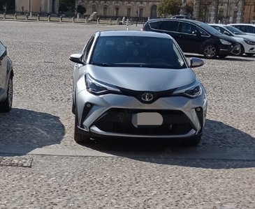 Toyota c-hr 2022 1,8 hybrid 122cp garanție