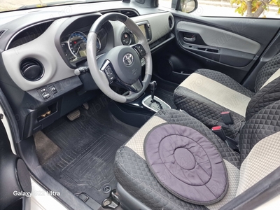 Vând autoturism Toyota Yaris proprietate personală în stare tehnică perfectă.