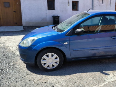 Vând Ford Fiesta 1.3 benzină