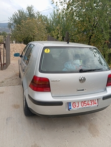 Vând golf 4