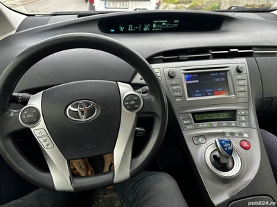 Vând Toyota Prius (Hybrid 2012 nov.Km.148250. :11000.tel.