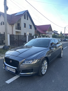 Vind Jaguar XF an 2017