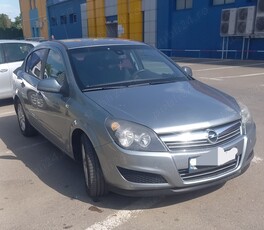 Opel Astr H sedan 2010, motor 1600 cm benzina