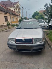 Vând skoda