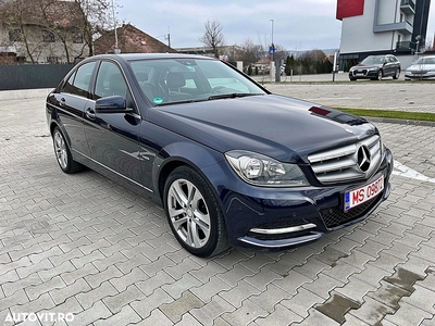 Mercedes-Benz C 200 T (BlueEFFICIENCY) Avantgarde