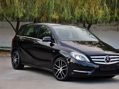 Mercedes Clasa B180 / 1.6 benzina 122 cp An 2012.12 / xenon/led/ navi Pitesti