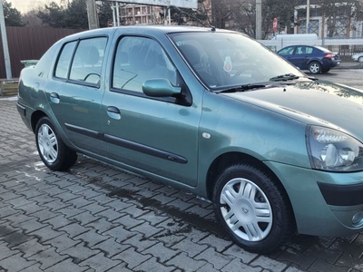 Renault Clio 1.5 dci, 2005, motor defect, pentru piese dezmembrai