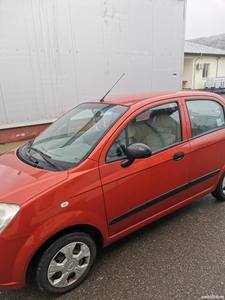 Vând Chevrolet Spark