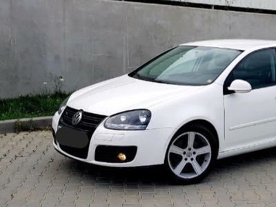 Vând Golf 5