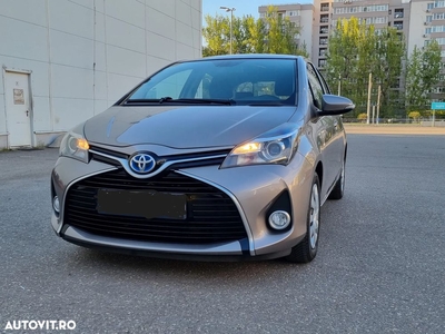 Toyota Yaris 1.5 VVT-i HSD Sol