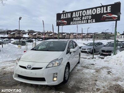 Toyota Prius (Hybrid)