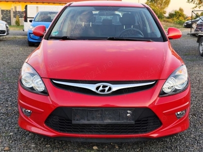 - Hyundai i30, 1.4 Benzina, an 2010, 113.000 km, Euro 5