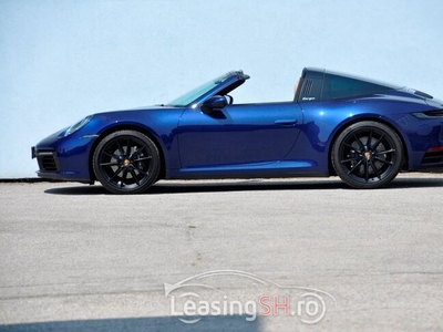 Porsche 911 Urmodell 992 Carrera 4 Targa