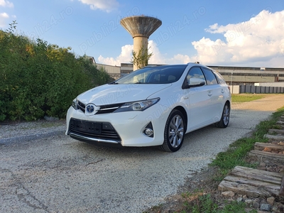 TOYOTA AURIS COMBI 2013 HYBRID