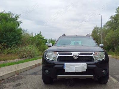 Vând Dacia Duster