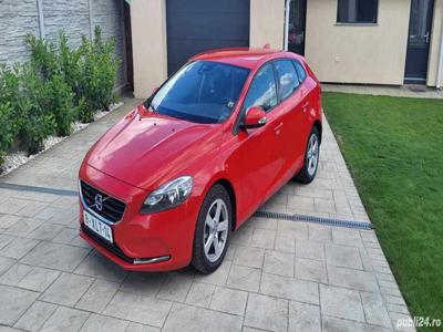 Volvo V40 Model R-Design 2.0 Diesel 2015