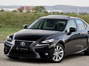 Lexus Seria IS 300h Executive Plus