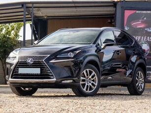 Lexus Seria NX 300h AWD Luxury