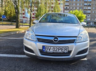 Opel Astra Sedan 1.6i Cosmo