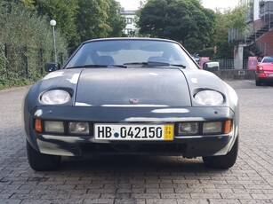 Porsche 928