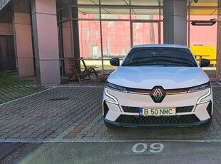 Renault Megane Megan E-TECH EV60 super charge techno